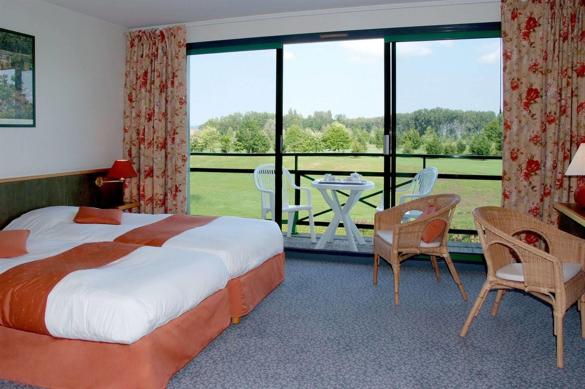 Golf Hotel Colvert - Room Service Disponible Levernois Eksteriør billede